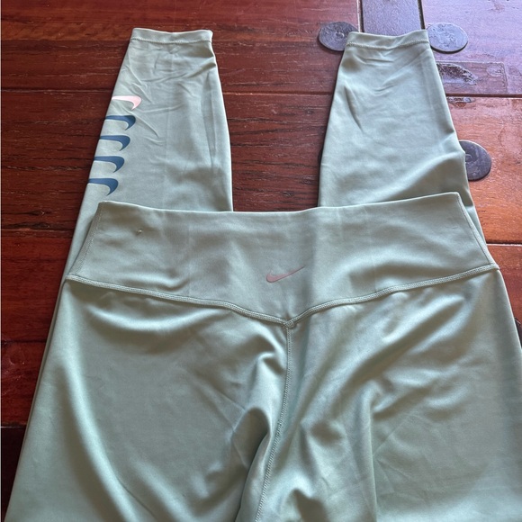Nike leggings - Picture 2 of 2